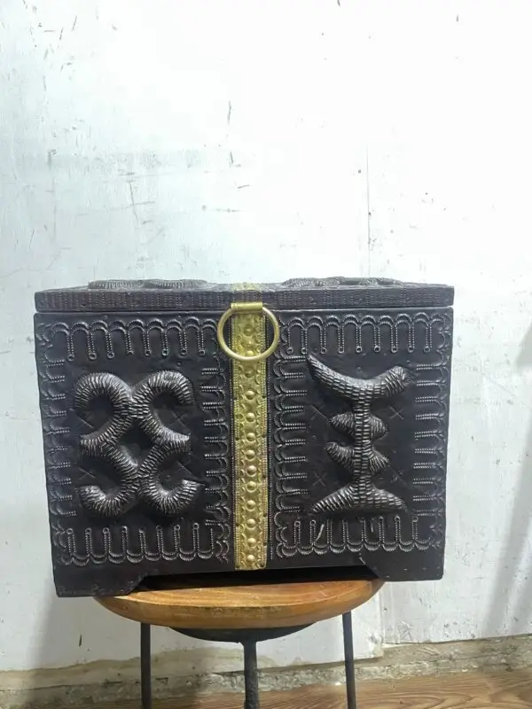 IMG-20250711-WA0023 Medium Jewelry Box – Classic Design