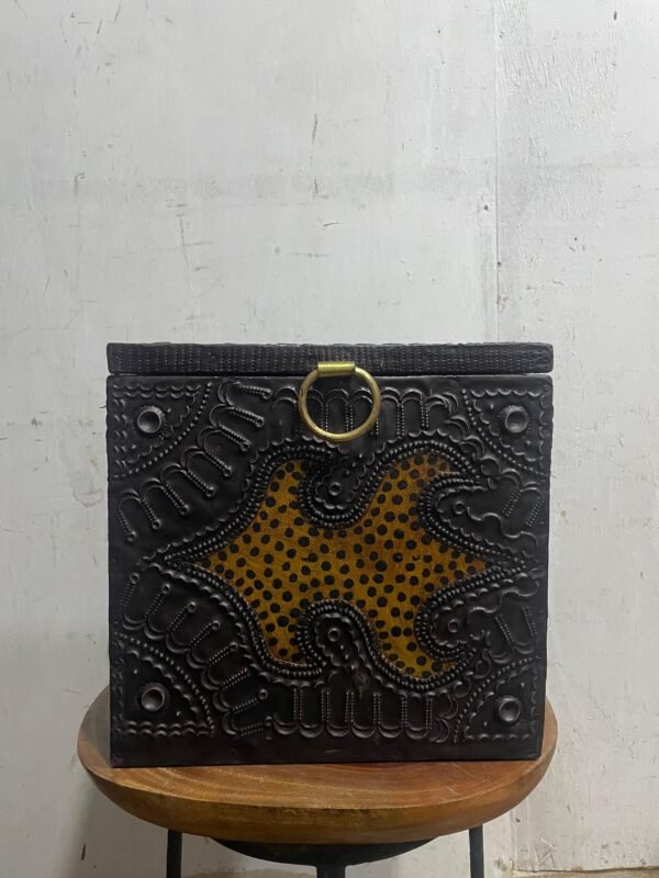 IMG-20250712-WA0006 Compact Jewelry Box – Slim and Elegant