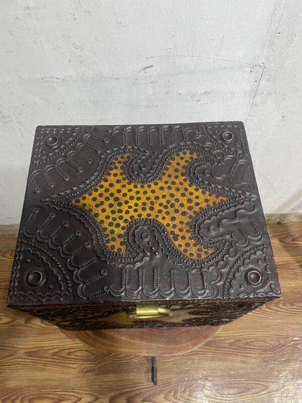 IMG-20250712-WA0007 Compact Jewelry Box – Slim and Elegant