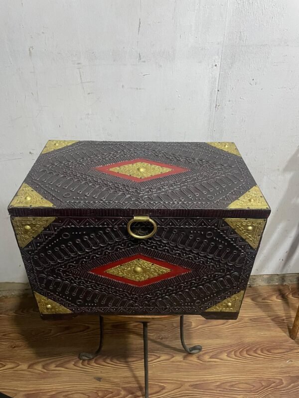 IMG-20250712-WA0014 Large Jewelry Box – Polished Wood Finish